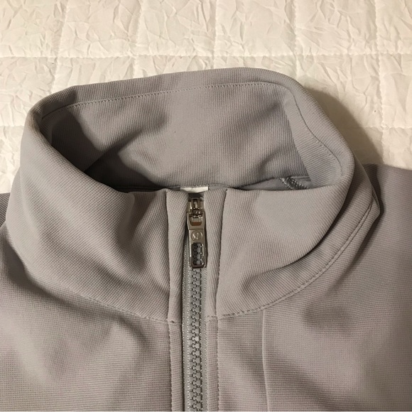 Lululemon men's Sojourn Jacket S light gray lightweight stretchy windbreaker - Picture 5 of 14